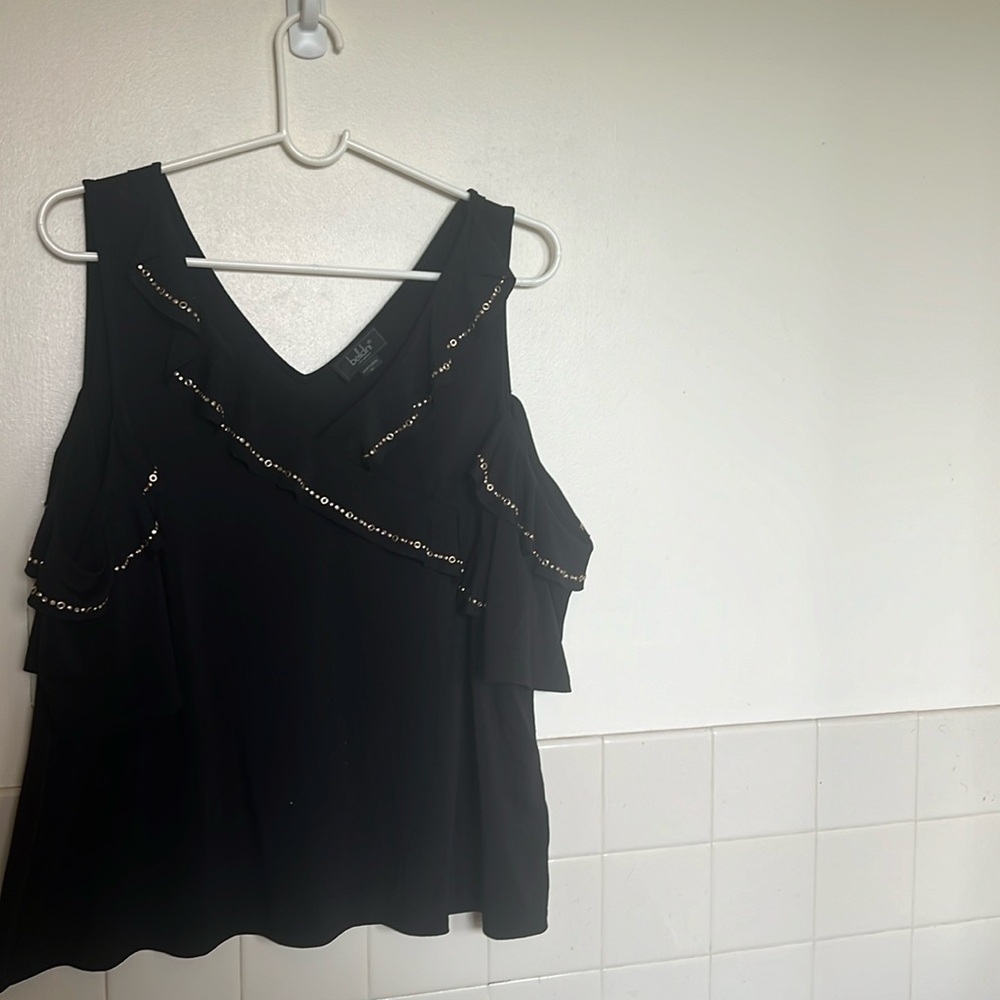 Belldini Cold Shoulder Ruffle Top 1X Black excellent condition